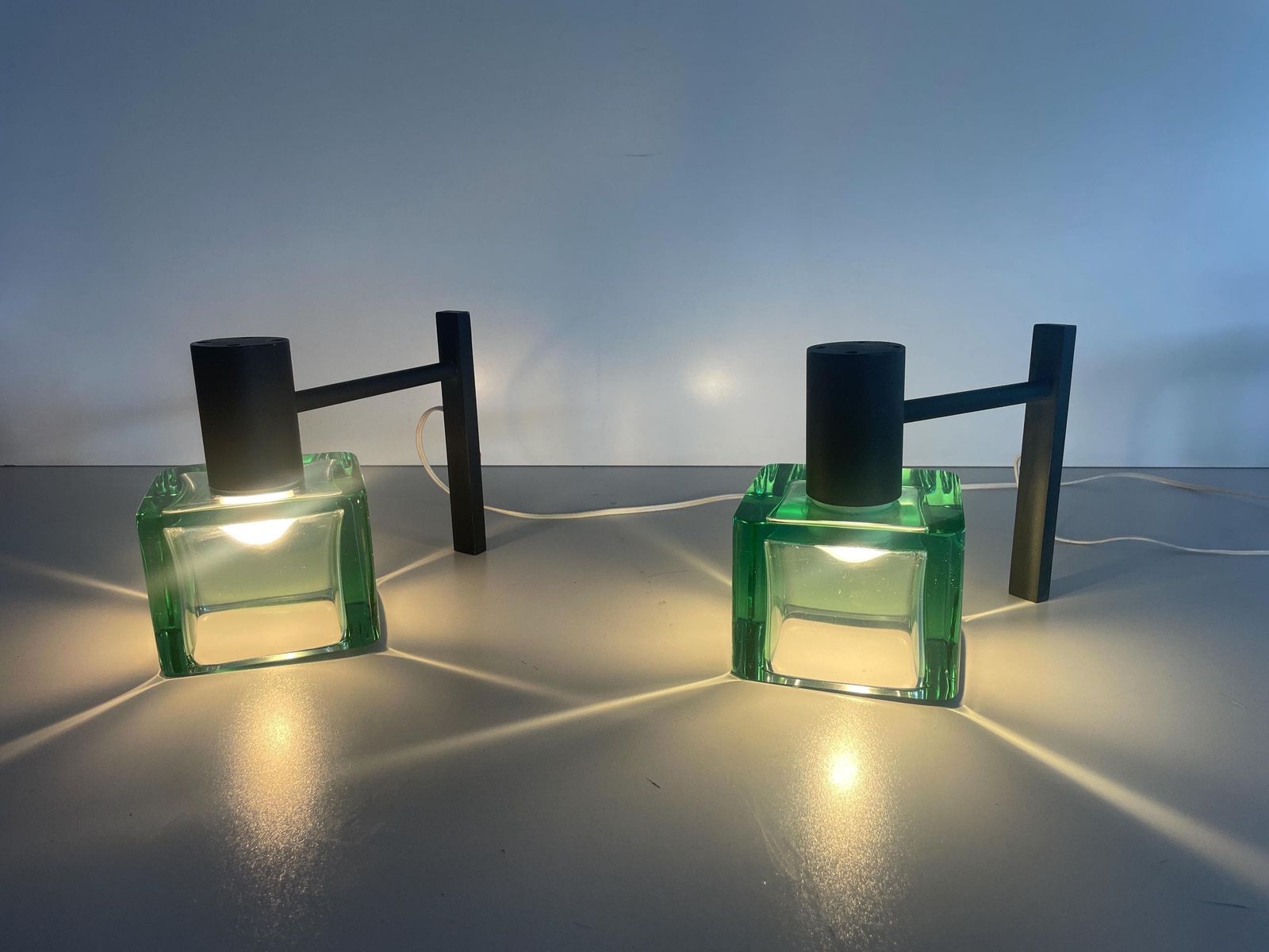 Exclusive Green Glass And Metal Pair Of Wall Lamps By Seguso, 1950s, Italy photo vinterior
