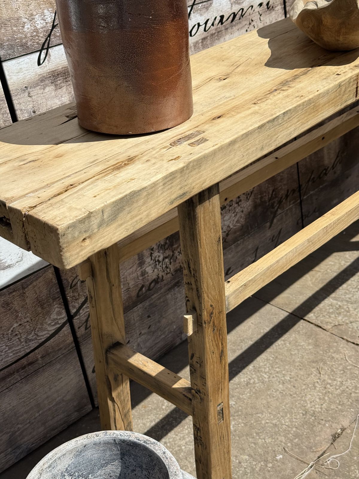 photo furniture Rustic Elm Console Table – Handcrafted Elegance