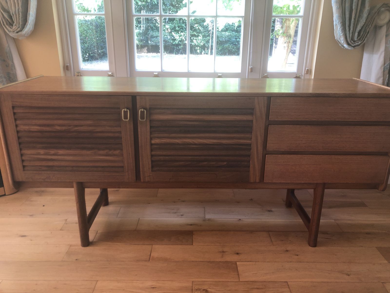 A H McIntosh Mid Century Sideboard photo vinterior