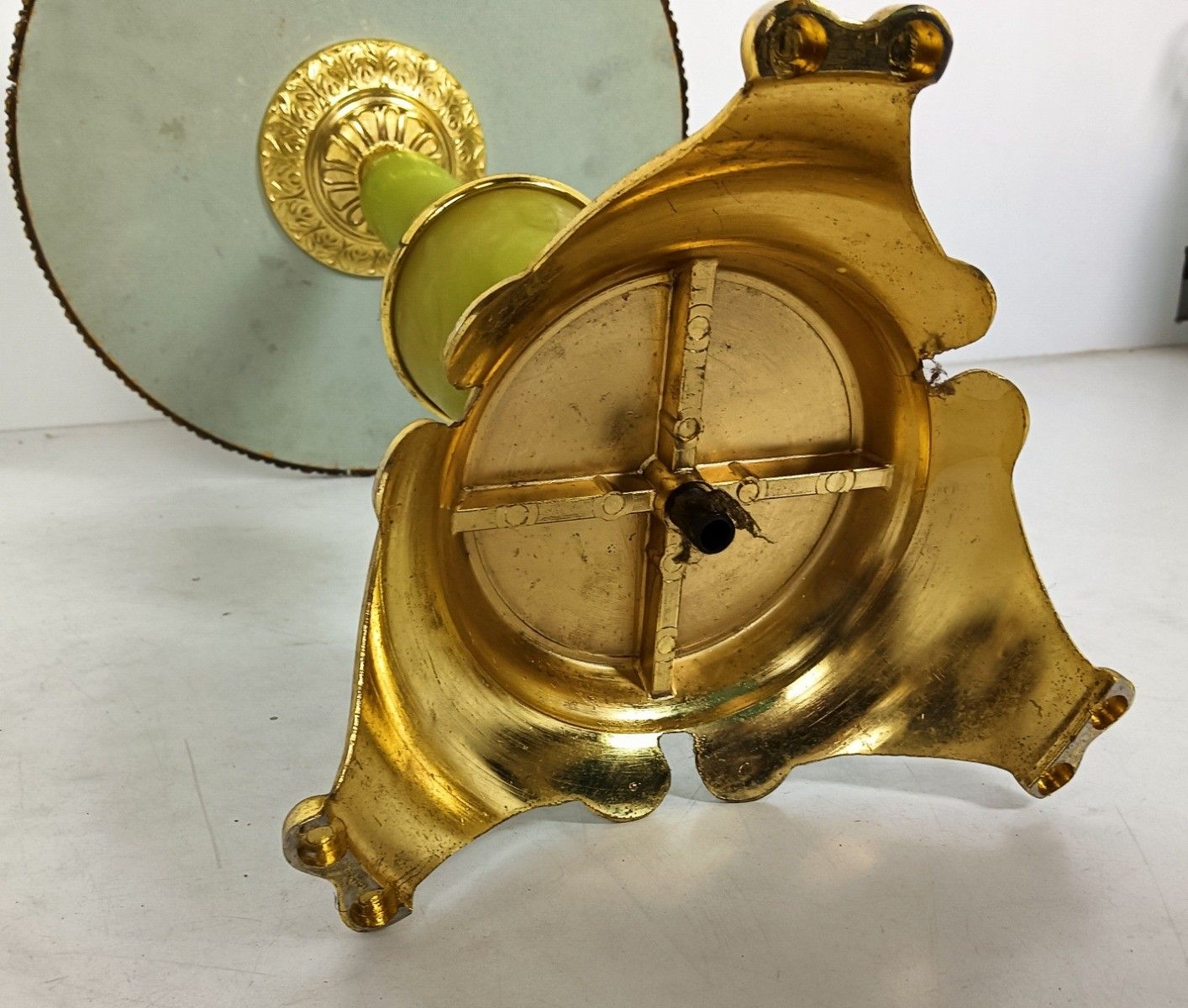 photo furniture Side Occasional Table Ornate Brass Faux Marble Pedestal Plant Stand Hollywood Re