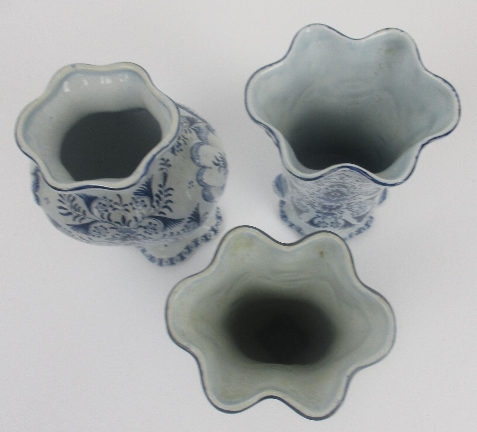 Antique  Delft Blue White Garniture Set Two Vases Urn Lidded Extremely Rare 3 photo Home Decor