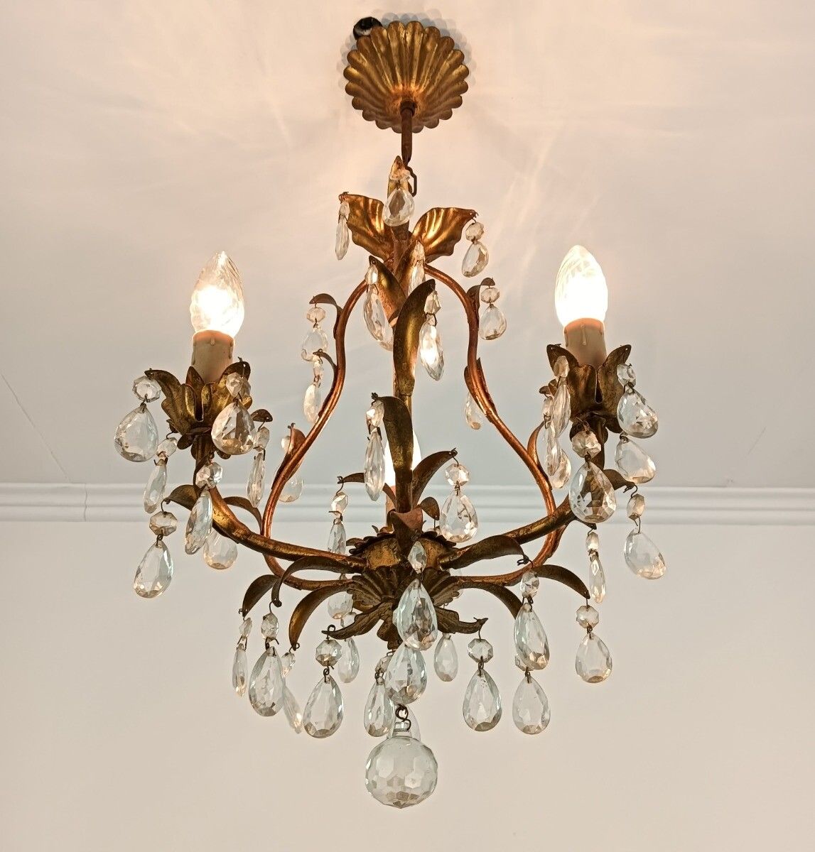 Italian Chandelier 3 Lights Art Glass Prisms Faux Brass Hollywood Regency Style photo vinterior