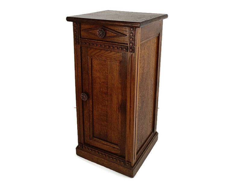 Vintage Nightstand End Table Bedroom Cabinet Tramp Art Style Carved Wood Oak