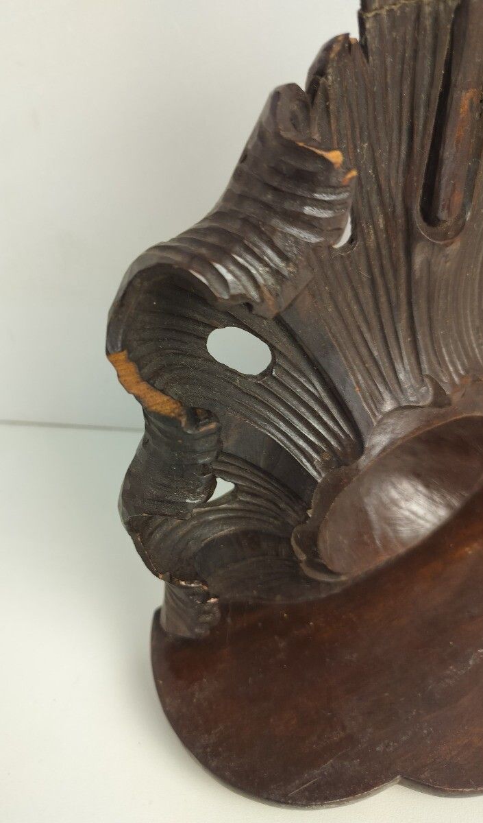 Small Hand Carved Wood Wooden Console Wall Hanging Shell Form Lovely photo vinterior