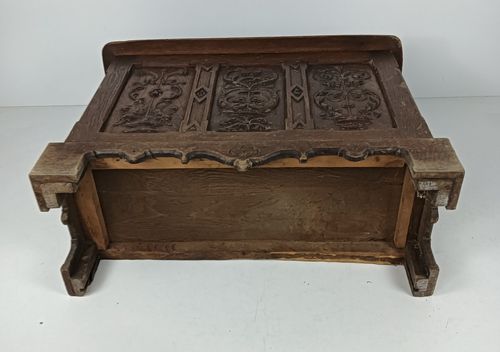 photo vinterior Antique 19th Century Ornate Carved Wooden Box Chest Trunk Tapestry Stunning Wow
