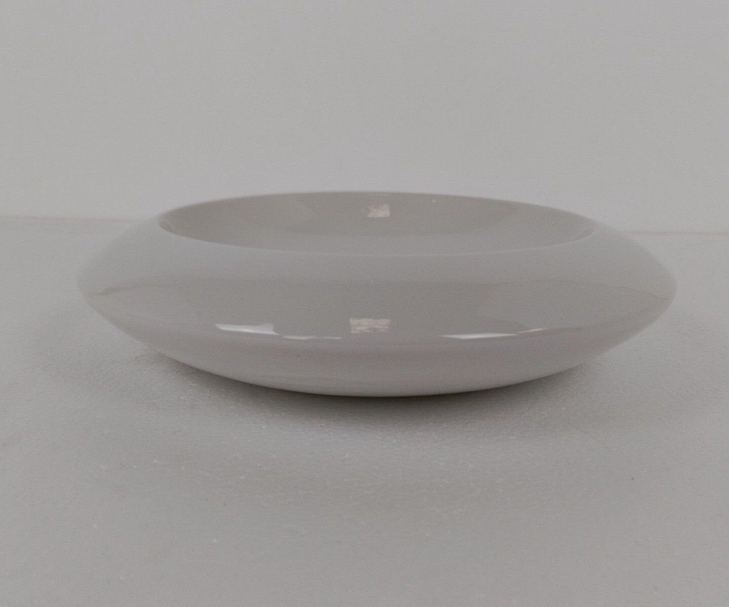 photo furniture Pino Spagnolo For Sicart Italy, 1960/70's Space Age Dish Bowl Collector White