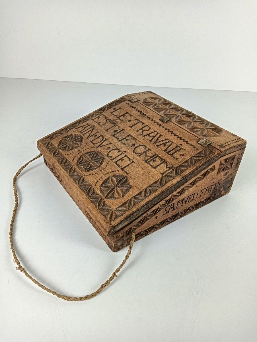 Hand Carved Wooden Bread Box Storage Container Travail Est Le Chemin Du Ciel Vin photo Furniture