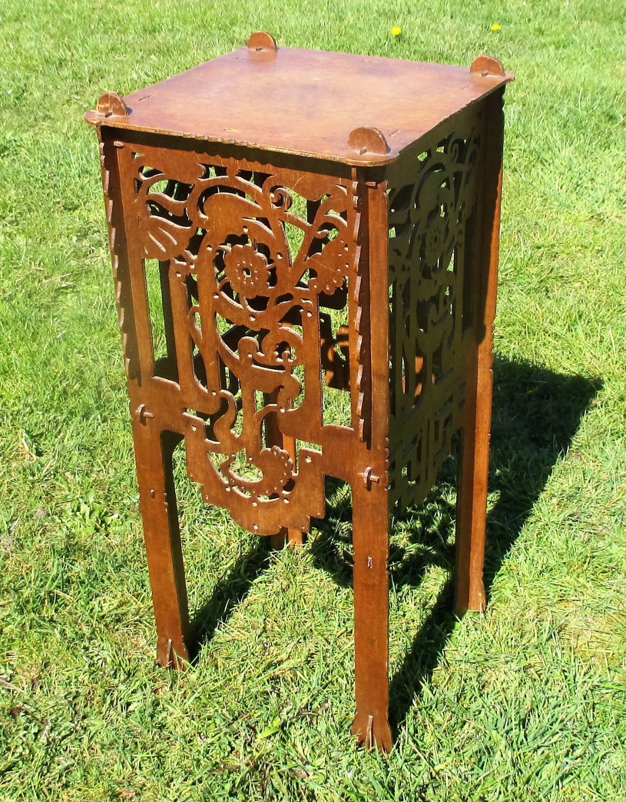 Pedestal Table Plant Stand Carved Twisted Ornate Wood Beautiful 26.57"