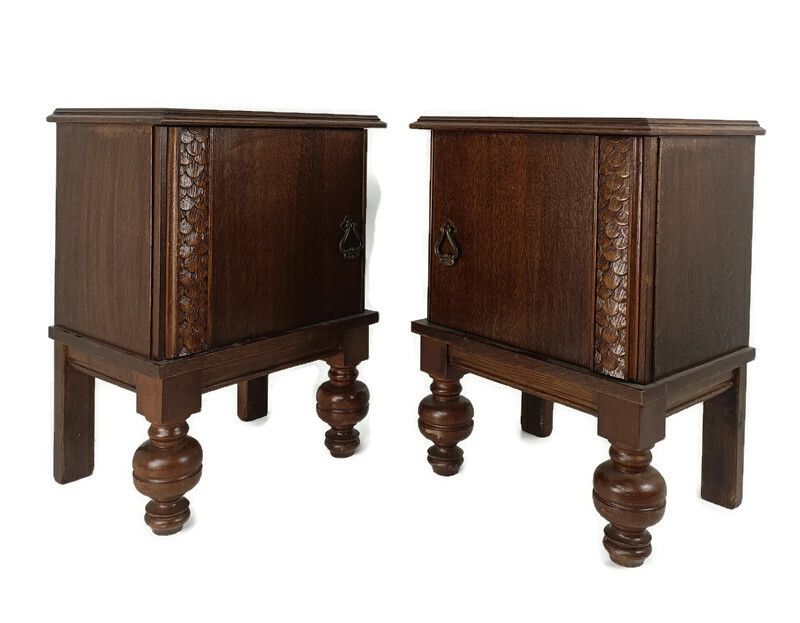 Couple French Louis XV/XVI Style Wooden Oak Nightstands End Tables Vintage Moder