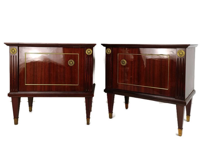 Pair Couple Vintage Nightstands End Tables Mid Century Modern Wood Modernist Ret