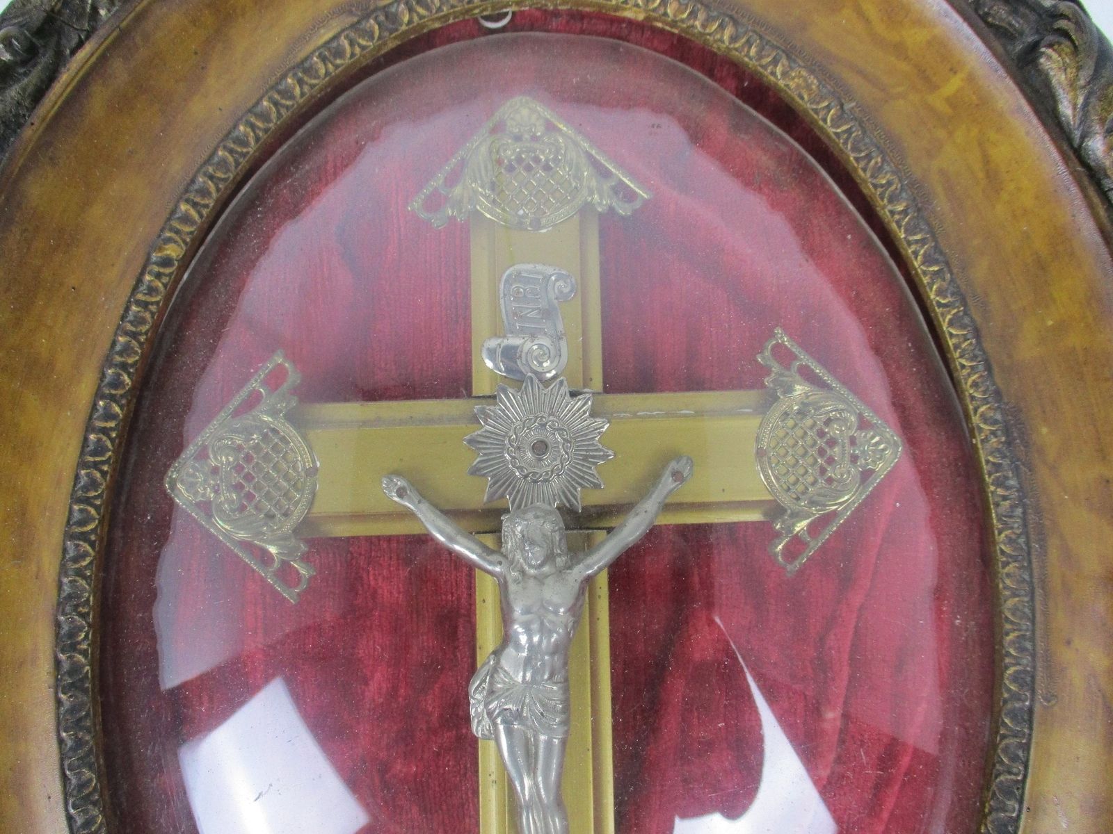 Antique Oval Ornate Wooden Frame  Convex Glass Dome Crucifix Cross photo furniture