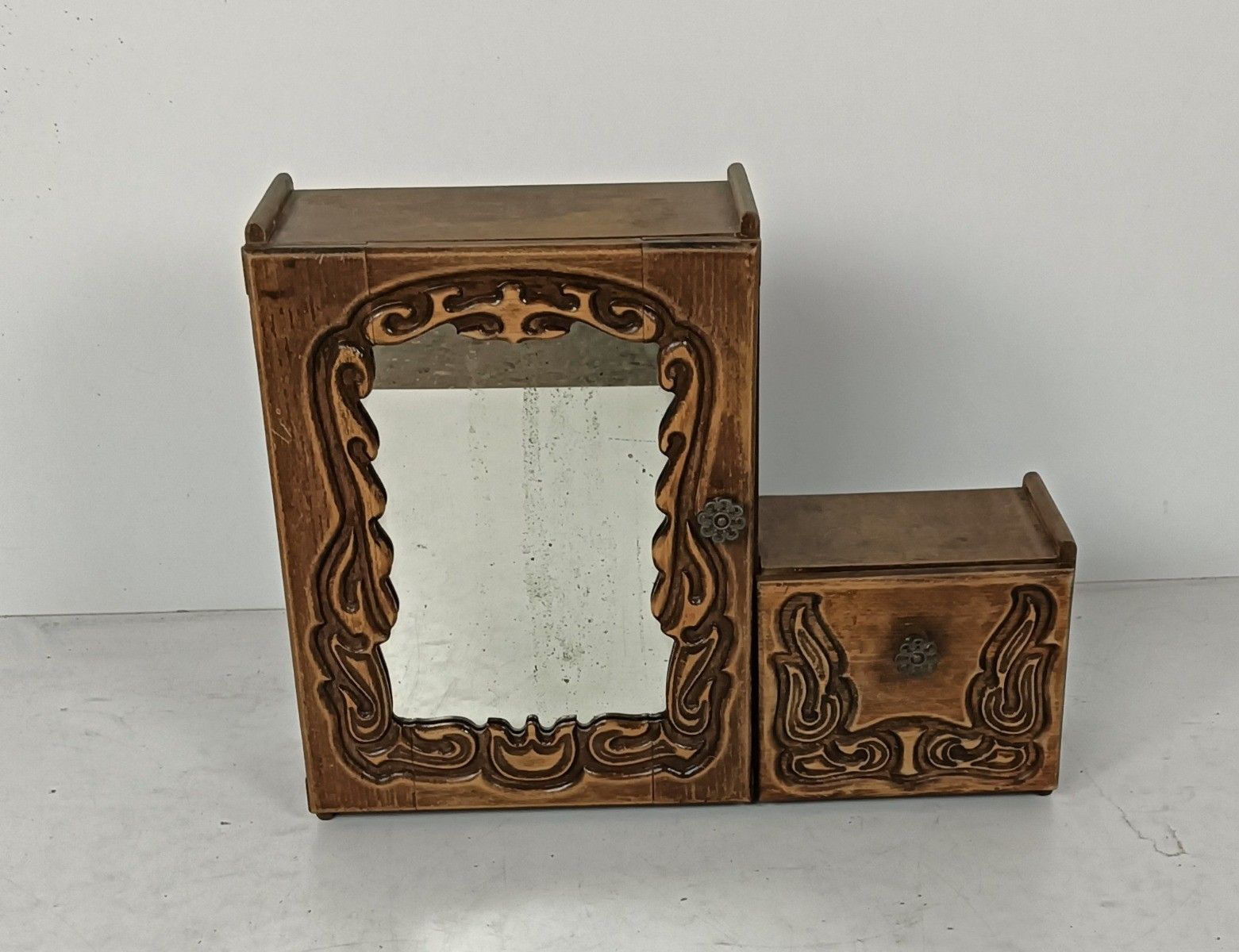 Antique Art Deco Wall Hanging Medicine Apothecary Pharmacy Cabinet Shaving Cabin photo for sale