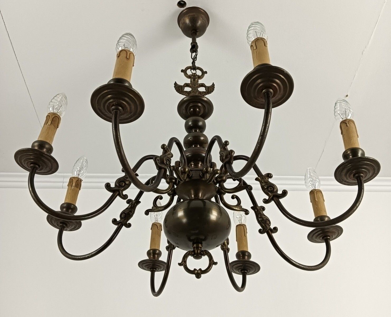 photo vinterior Vintage Chandelier Flemish Dutch Brass  Fish 8 Lights Beautiful Farmhouse Style
