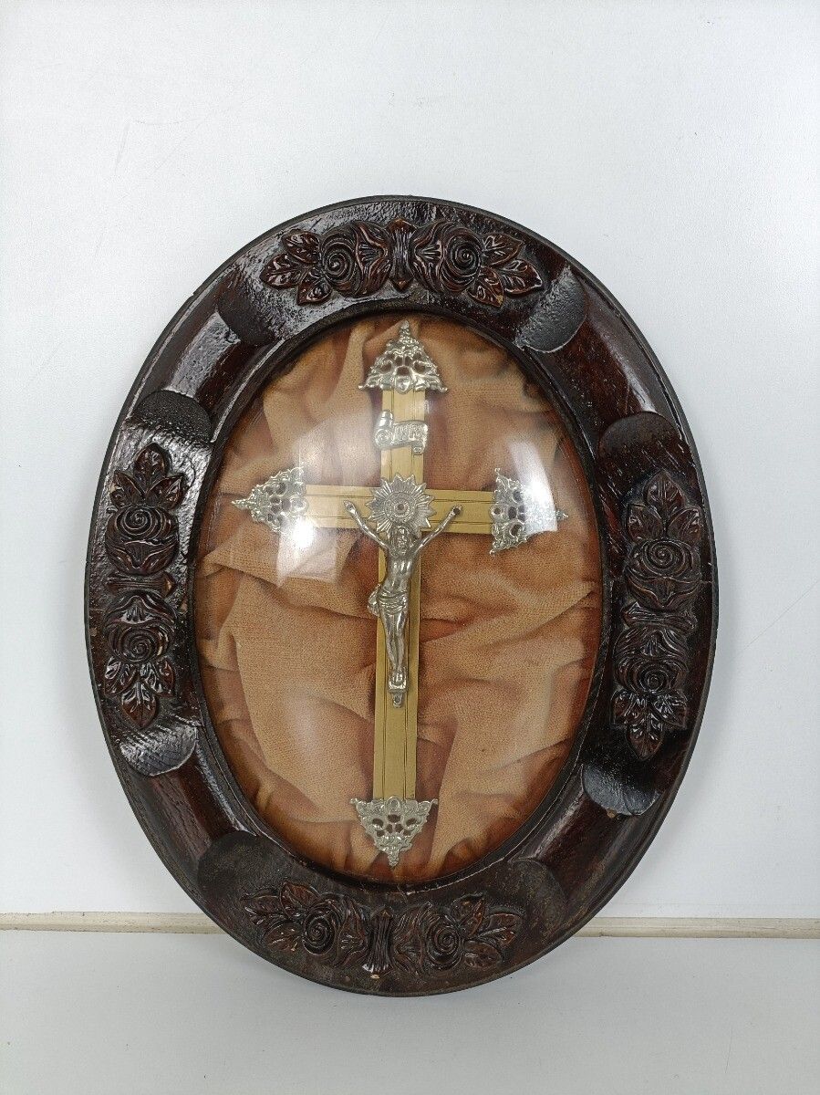 Antique Oval Ornate Wooden Frame Convex Glass Dome Crucifix Cross Golgotha photo furniture