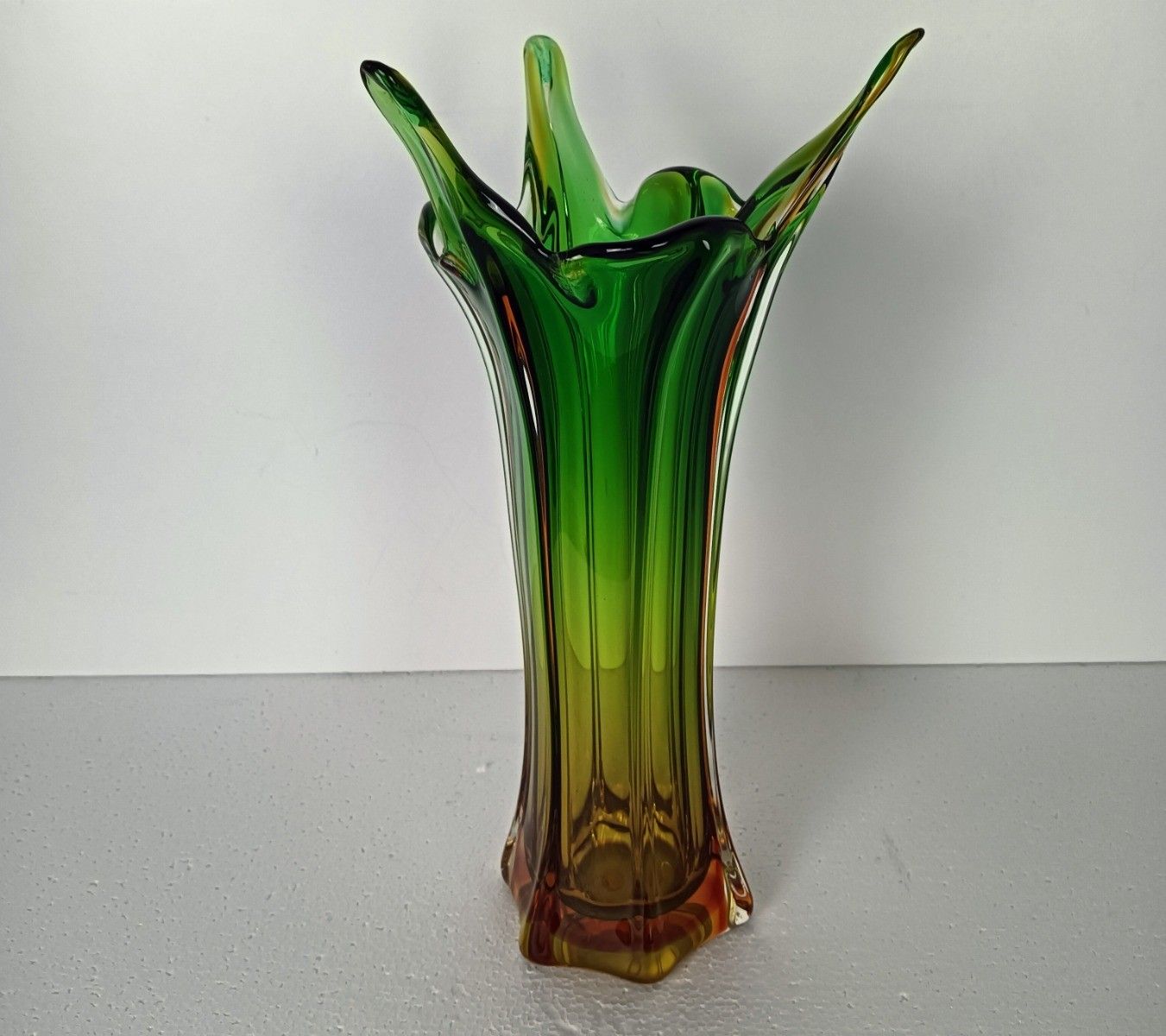 Vintage Fratelli Toso Murano Sommerso Art Glass Vase Green Brown Marked photo vinterior