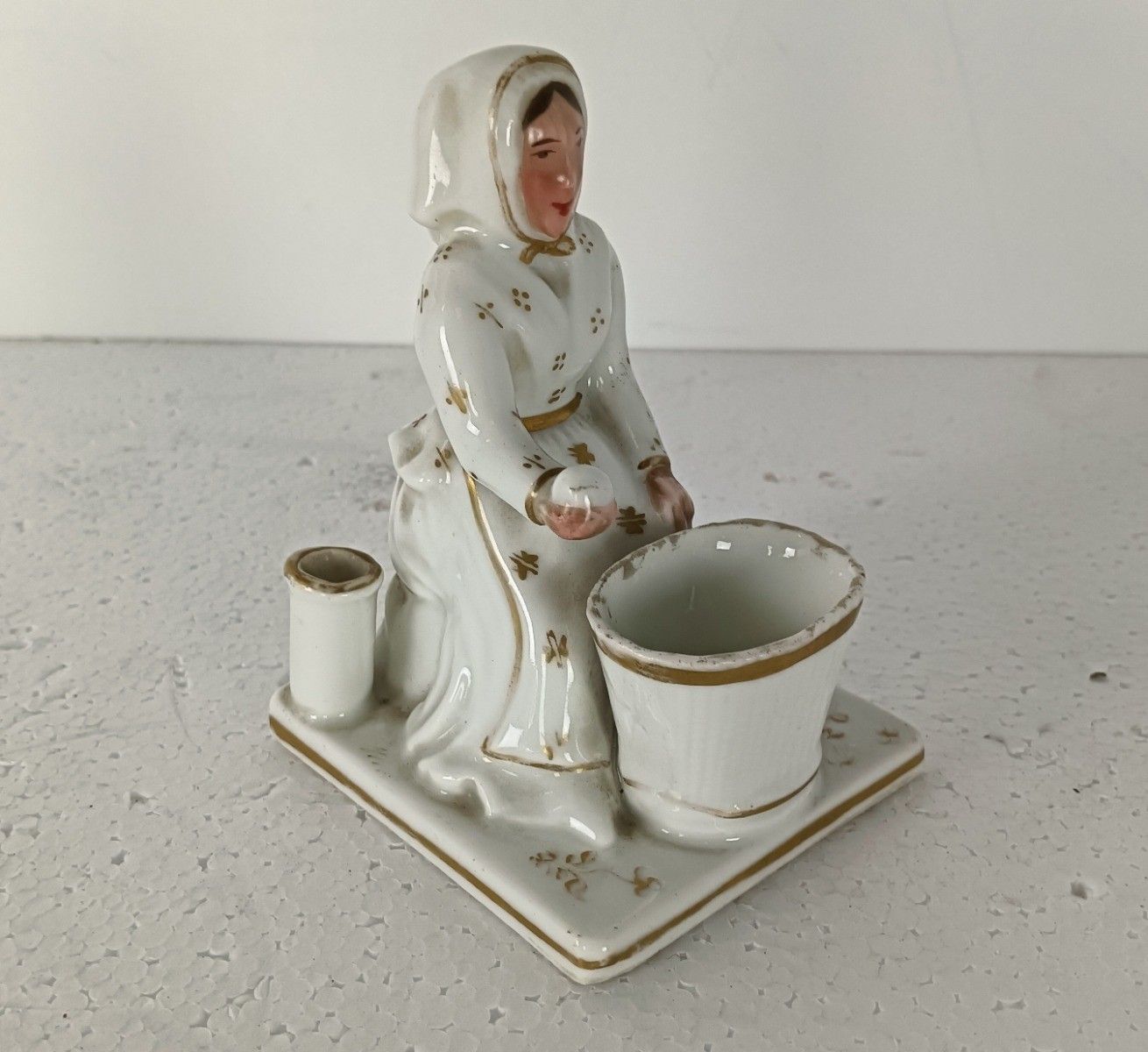 Antique Porcelain Figurine Vieux Paris Porcelain Old Woman With Basket Small photo 57.0