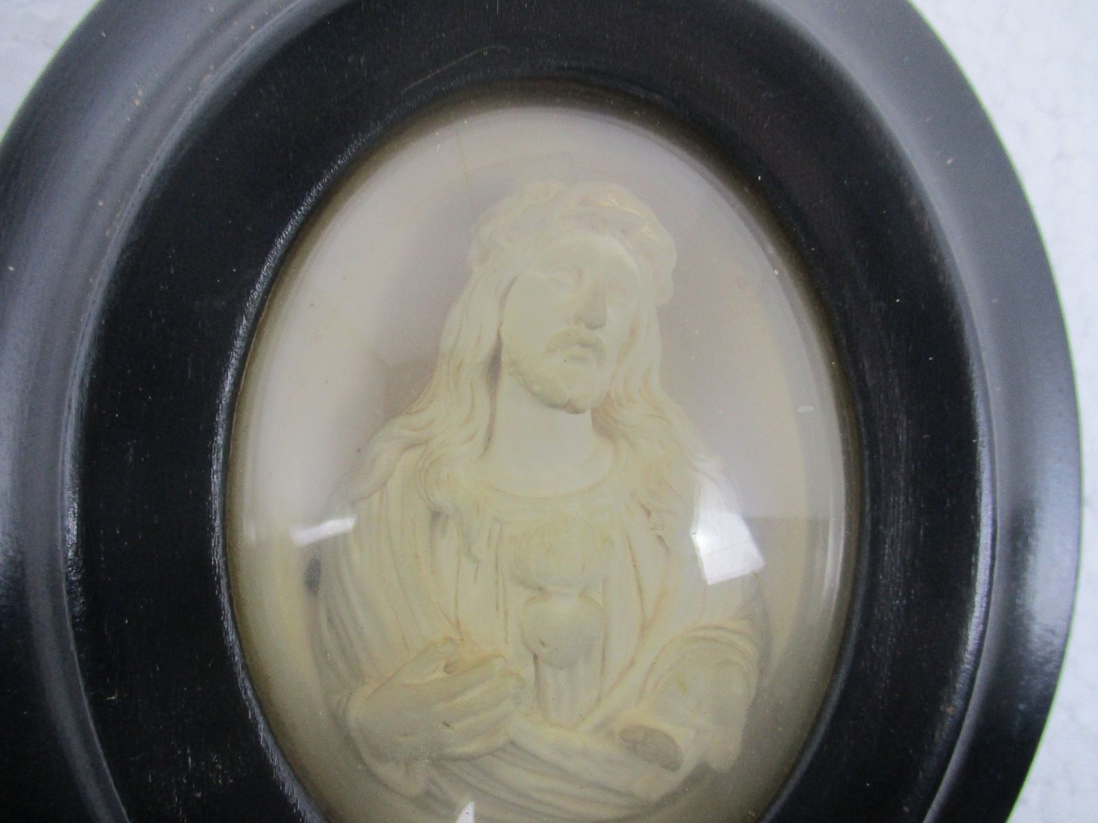 Antique Oval Ornate Wooden Frame  Convex Glass Dome Jesus Christ Holy Sacred Hea photo furniture