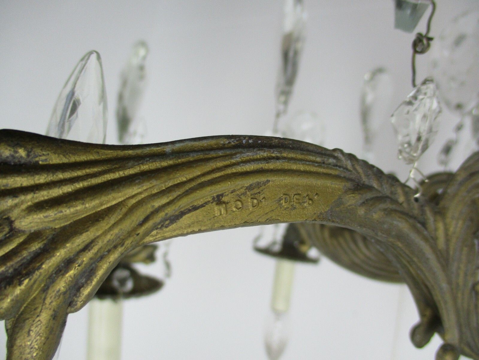 8 Arm Lights Chandelier Revival Hollywood Regency Style Brass Ornate Prisms photo vintage