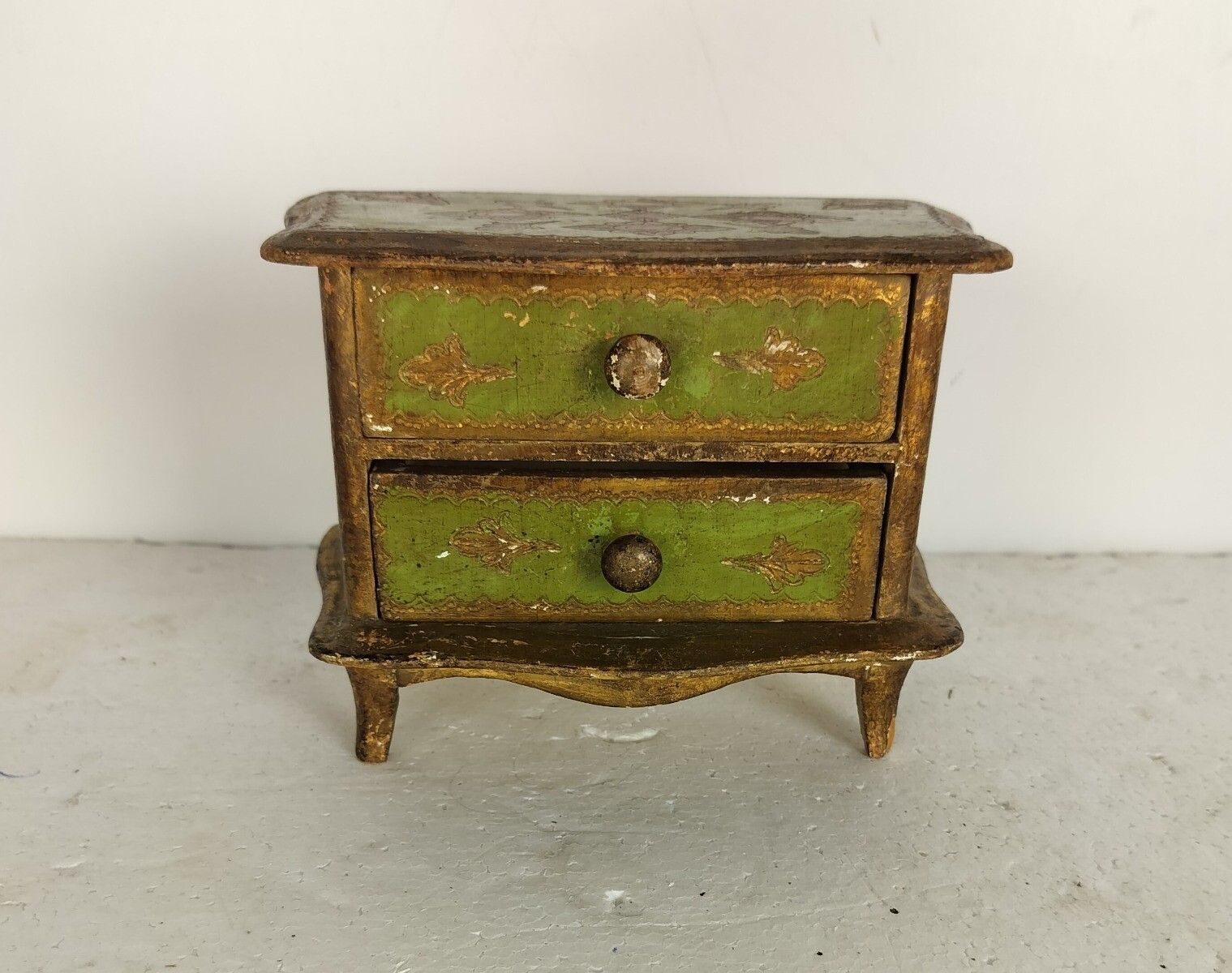 Small Italian Mid Century Hollywood Regency Florentine Jewelry Trinket Box Cabin photo for sale