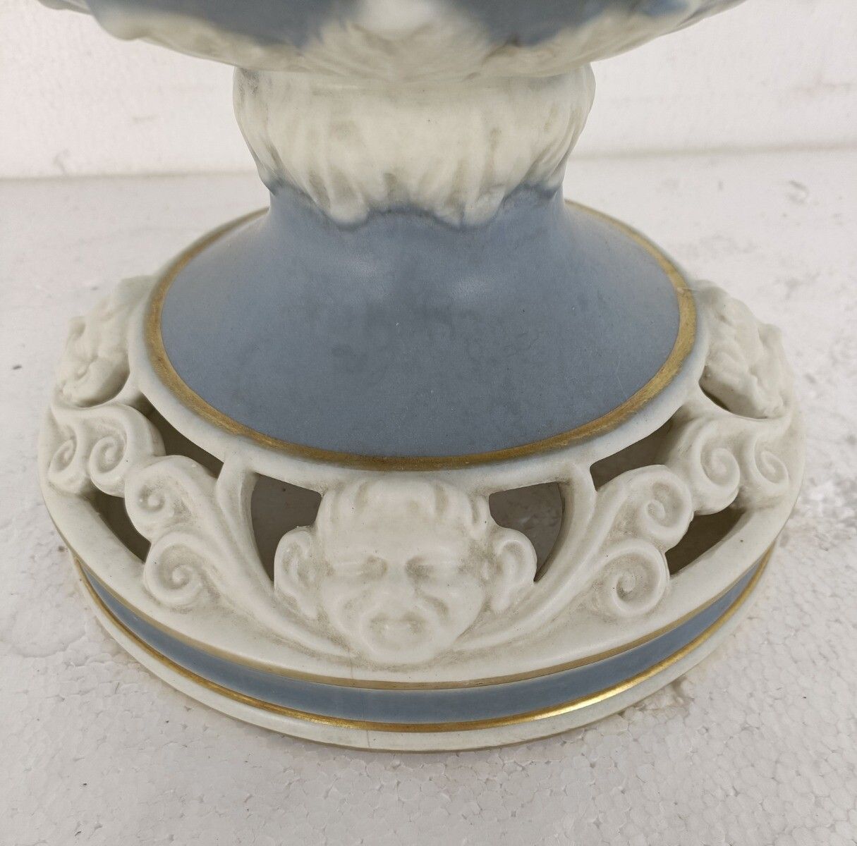 Xl Urn Vase Baby Blue White Wedgwood Jasperware Style Italian Sesto Fior Colorat photo vinterior