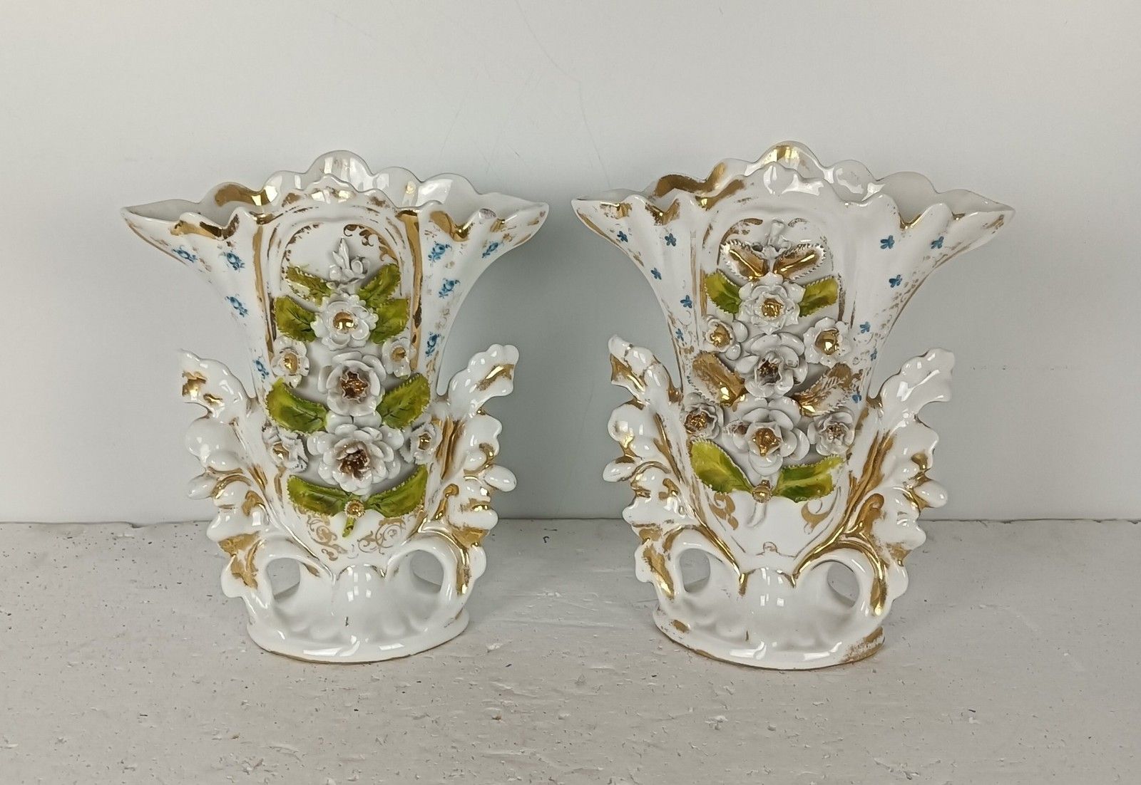 photo for sale Couple Antique Vieux Paris Porcelain Fan Flair Bridal Vases Flower Bouquet Frenc