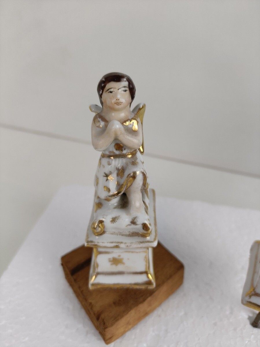 Vieux Paris Porcelain Antique White Gold Gilded Angels Statues Figurines Pair photo for sale