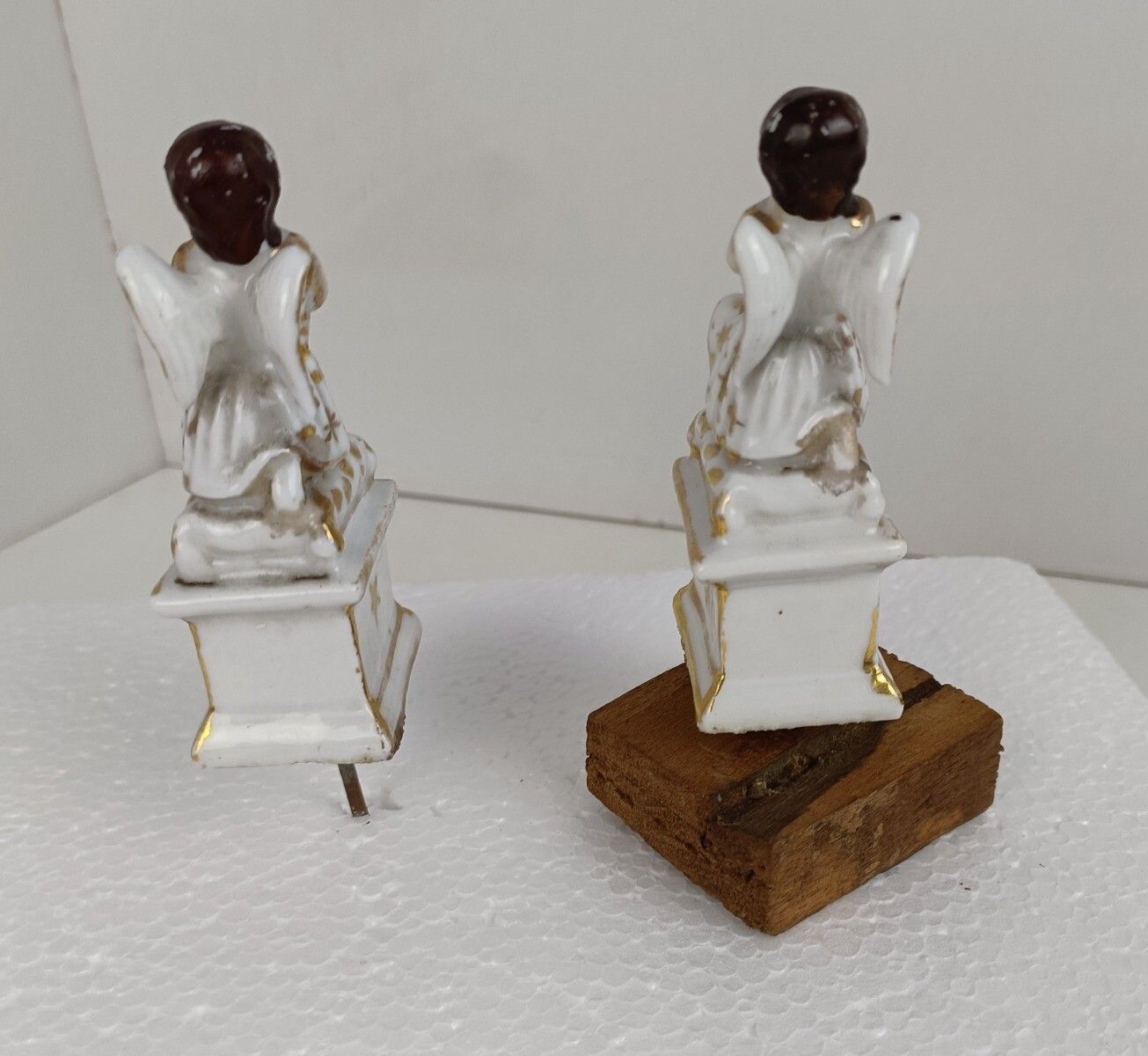 Vieux Paris Porcelain Antique White Gold Gilded Angels Statues Figurines Pair photo vinterior