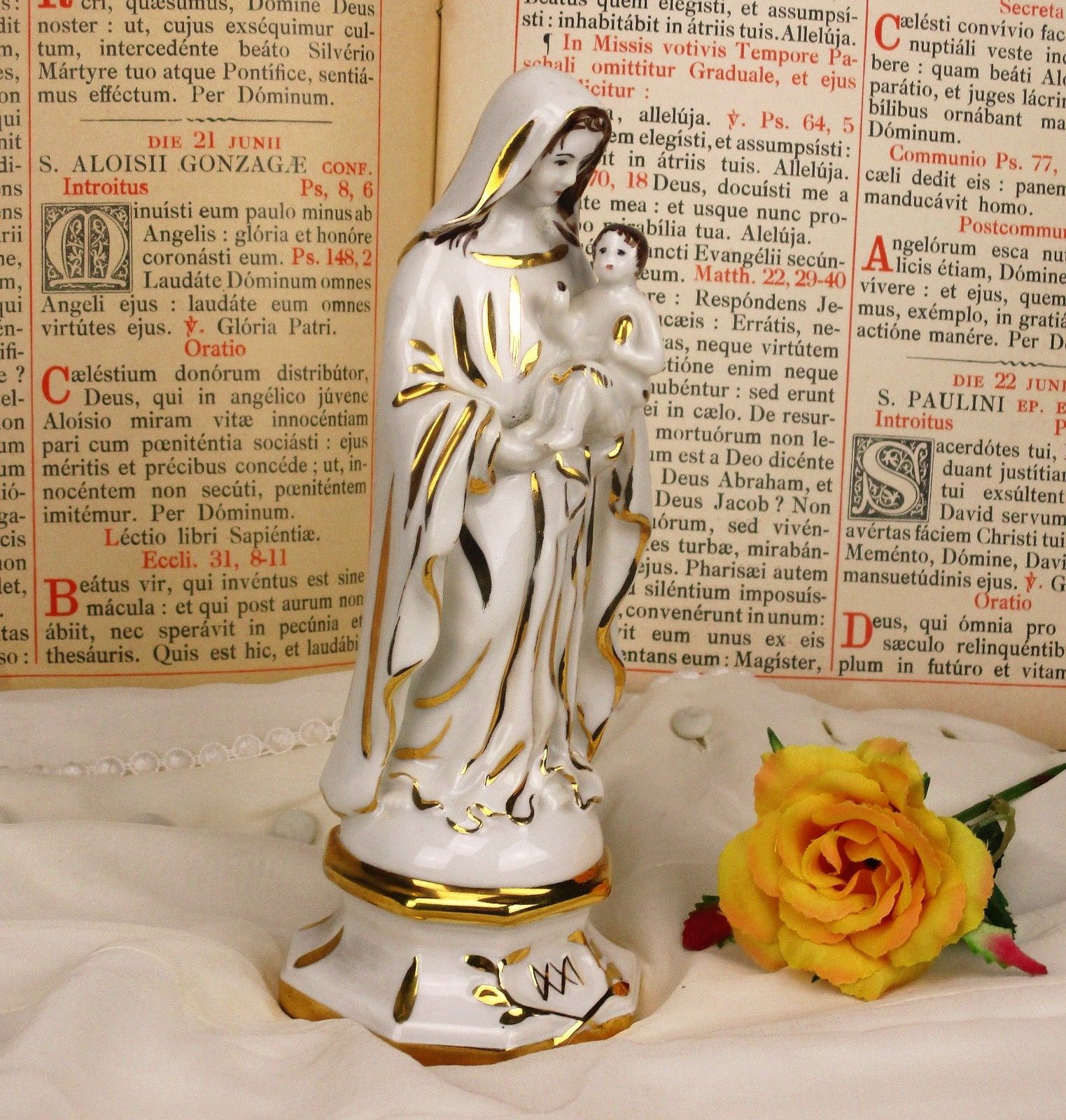 Antique 1900 Vieux Paris Porcelain Bisque  Statue Virgin Mary Infant Jesus 8.66" photo 108.0
