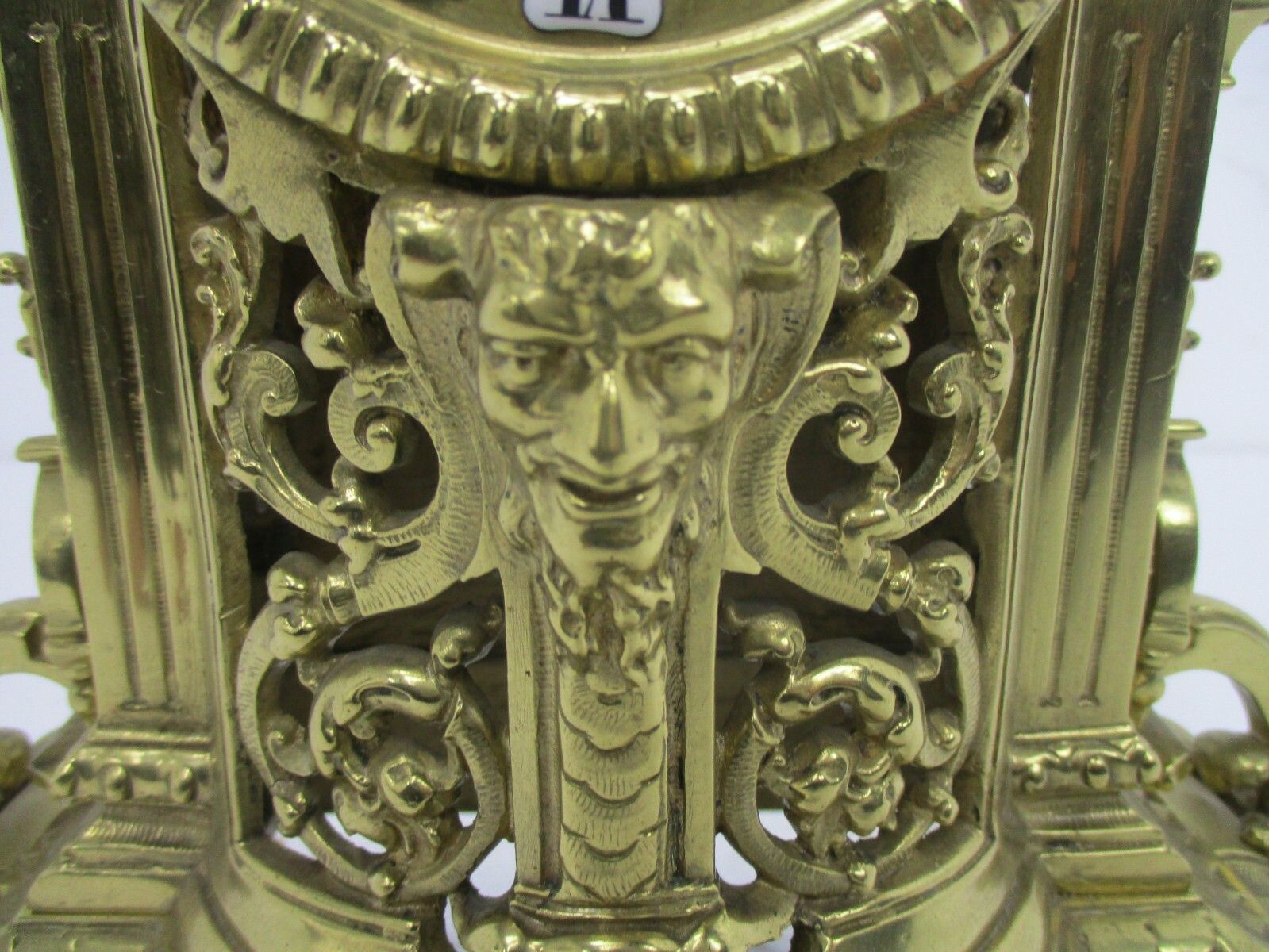 photo furniture 3 Piece Garniture Mantle Set 5 Arm Candelabras Clock Set Working Ornate Antique