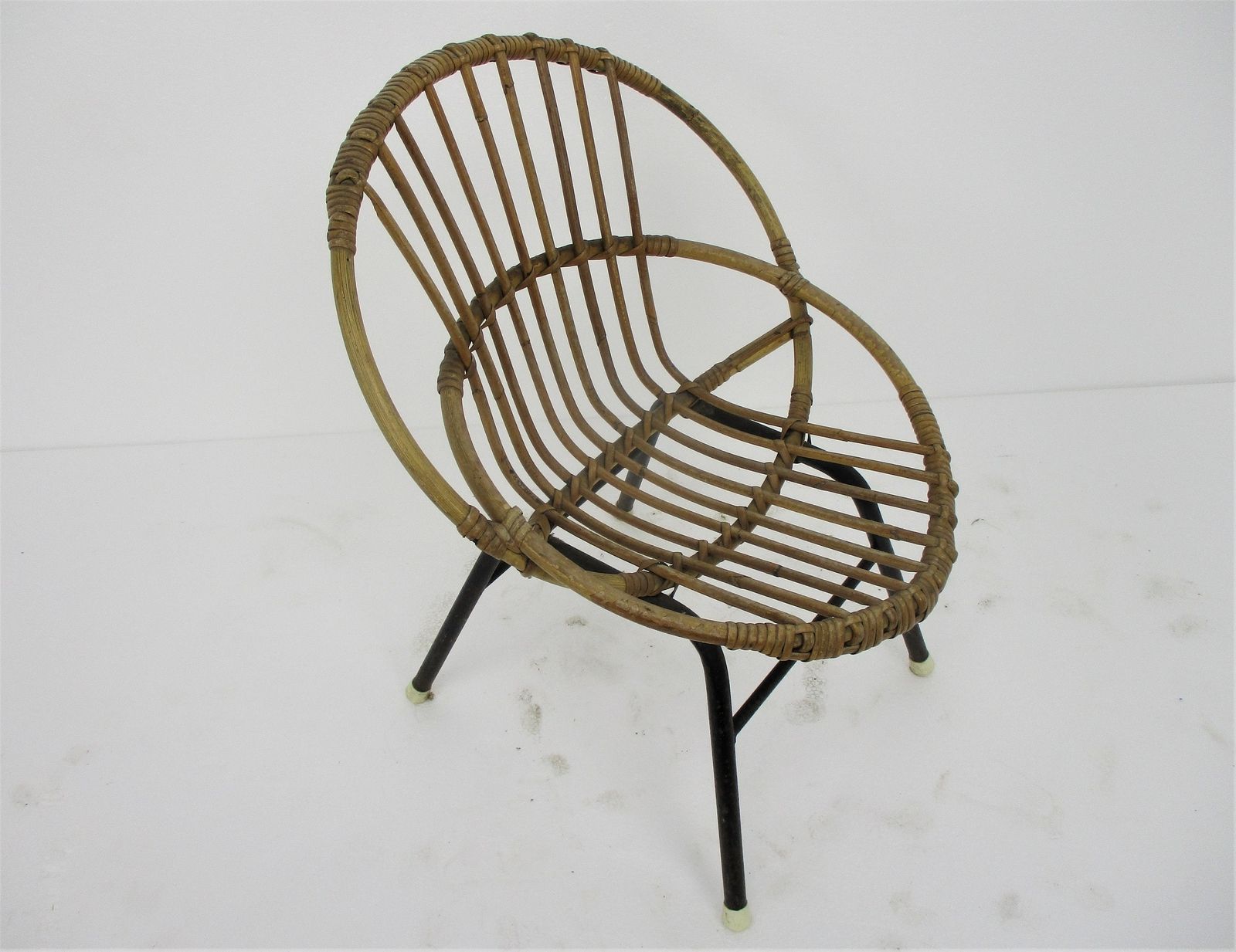 Child Chair Mid Century Modern Rattan Round Hoop Lounge Chair Rohé Noordwolde V photo for sale