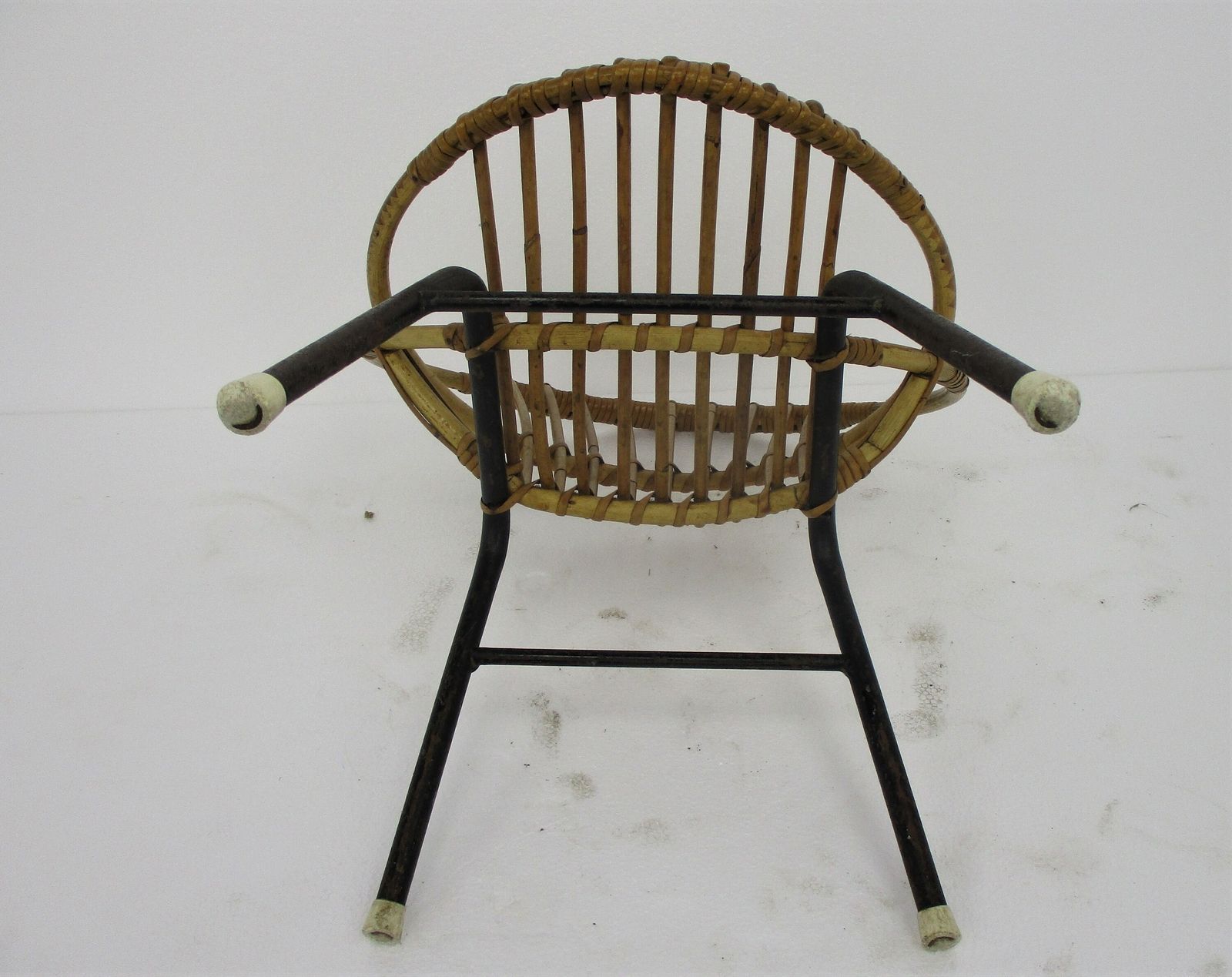 Child Chair Mid Century Modern Rattan Round Hoop Lounge Chair Rohé Noordwolde V photo vinterior