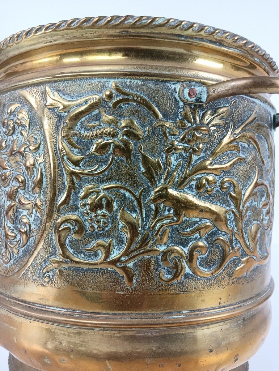 Stunning Antique Kettle Brass Ornate Planter 19th Century Deer Hunting Scenes Co photo vinterior
