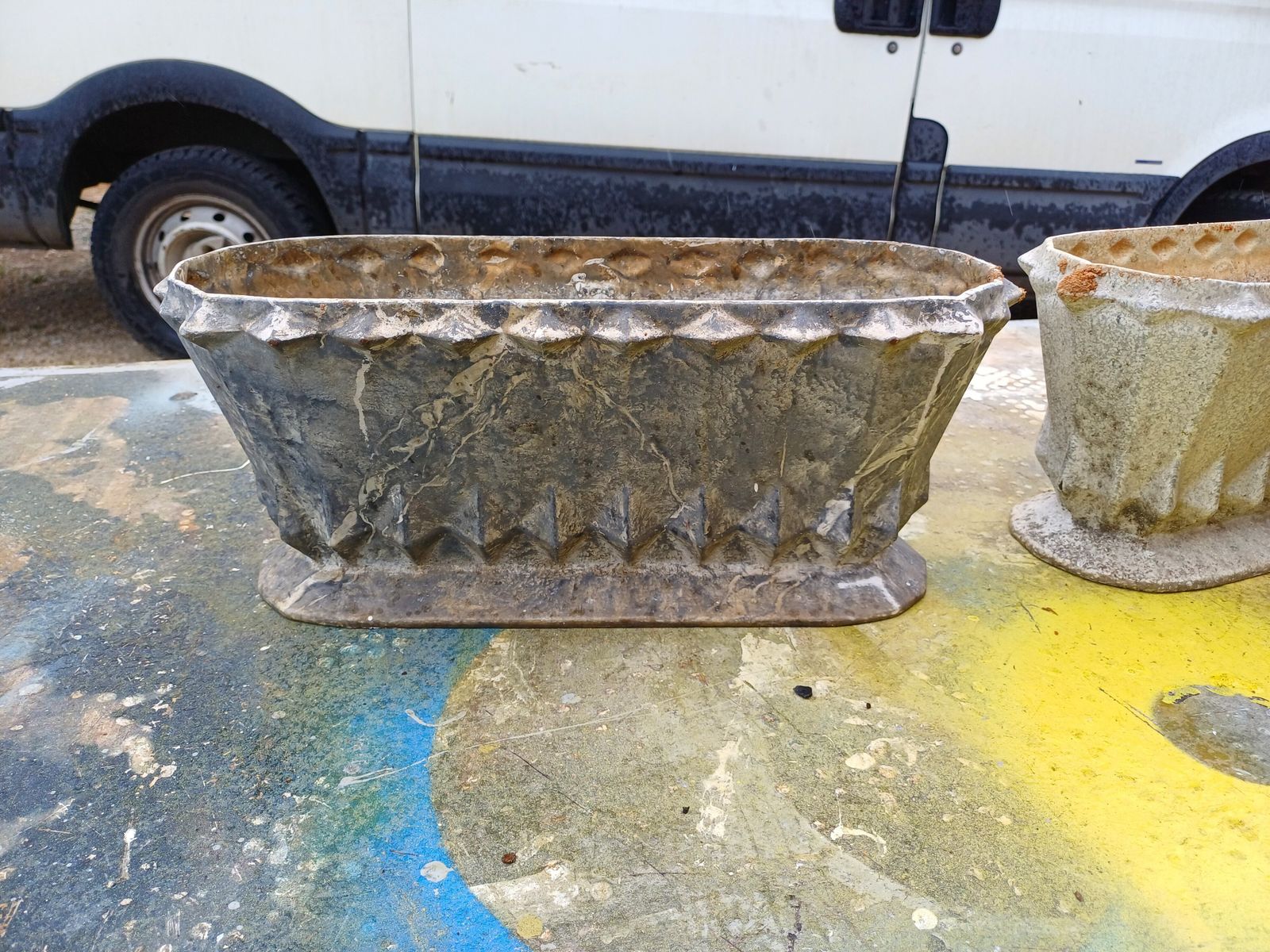 Pair Of Enamelled Cast Iron Planters From 1900 From Charleville Mézières photo vintage