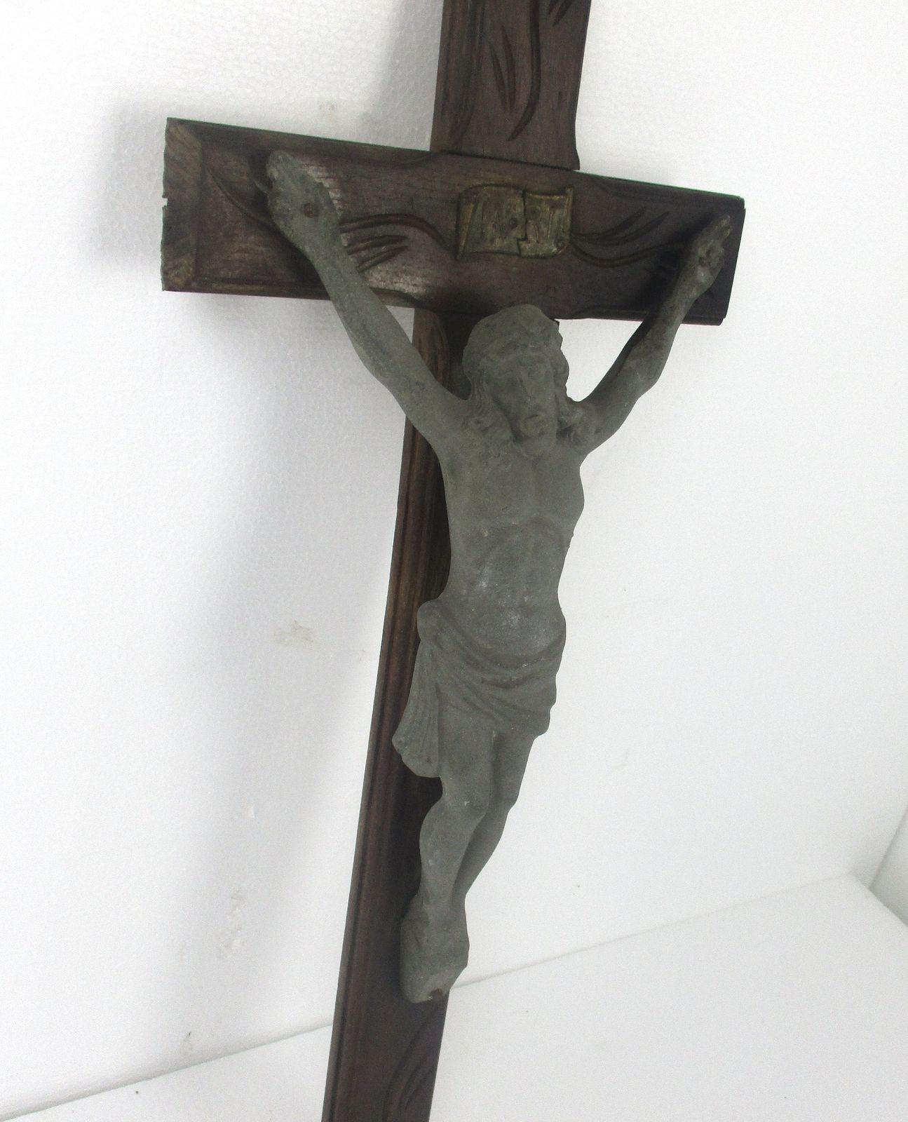 Large Wall Hanging Hand Carved Wood Crucifix Cross Jesus Christ Faux Brass Spelt photo 162.0