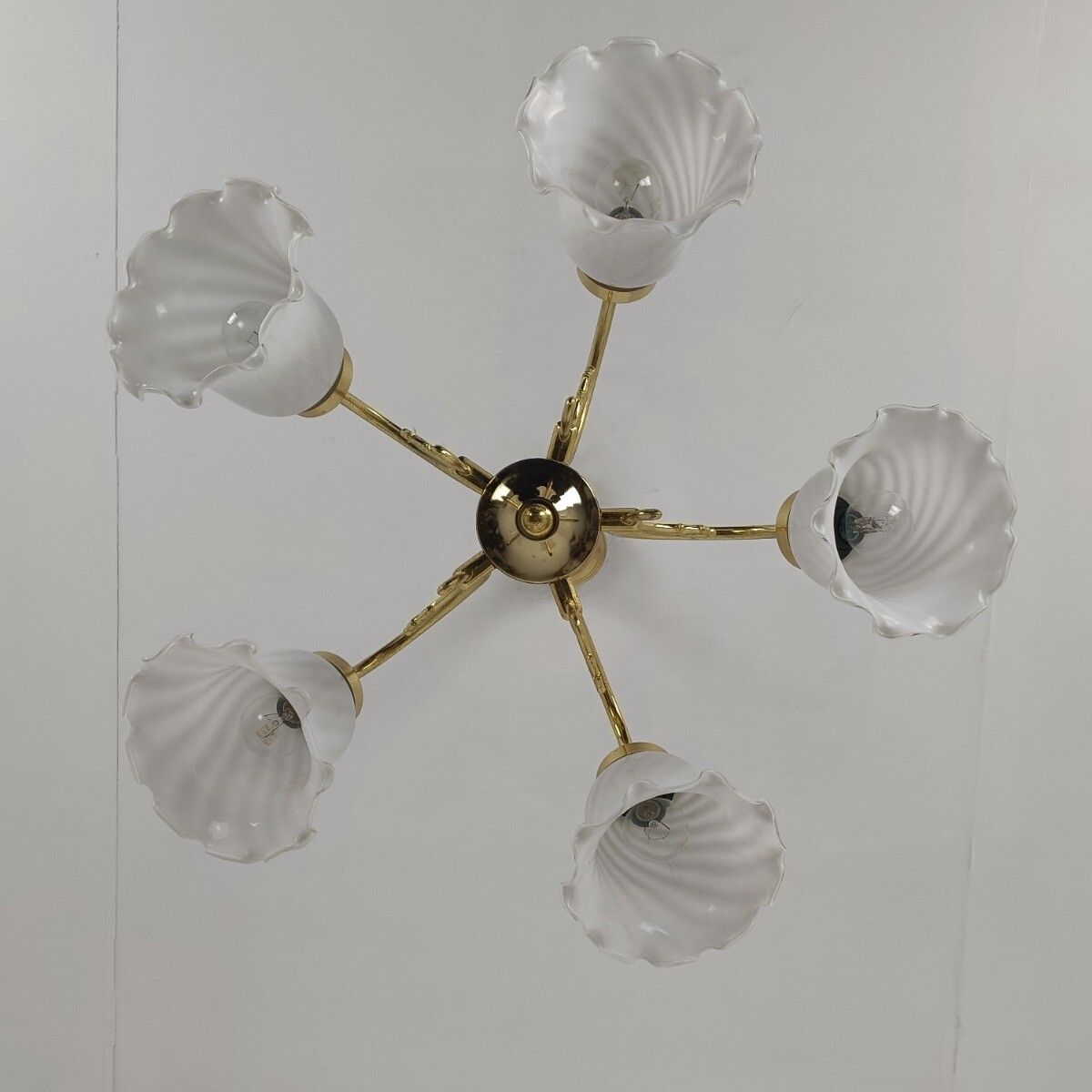 Chandelier 5 Arm Lights Vintage Brass Swirled Glass Tulip Shaped Shades Fixture photo vintage