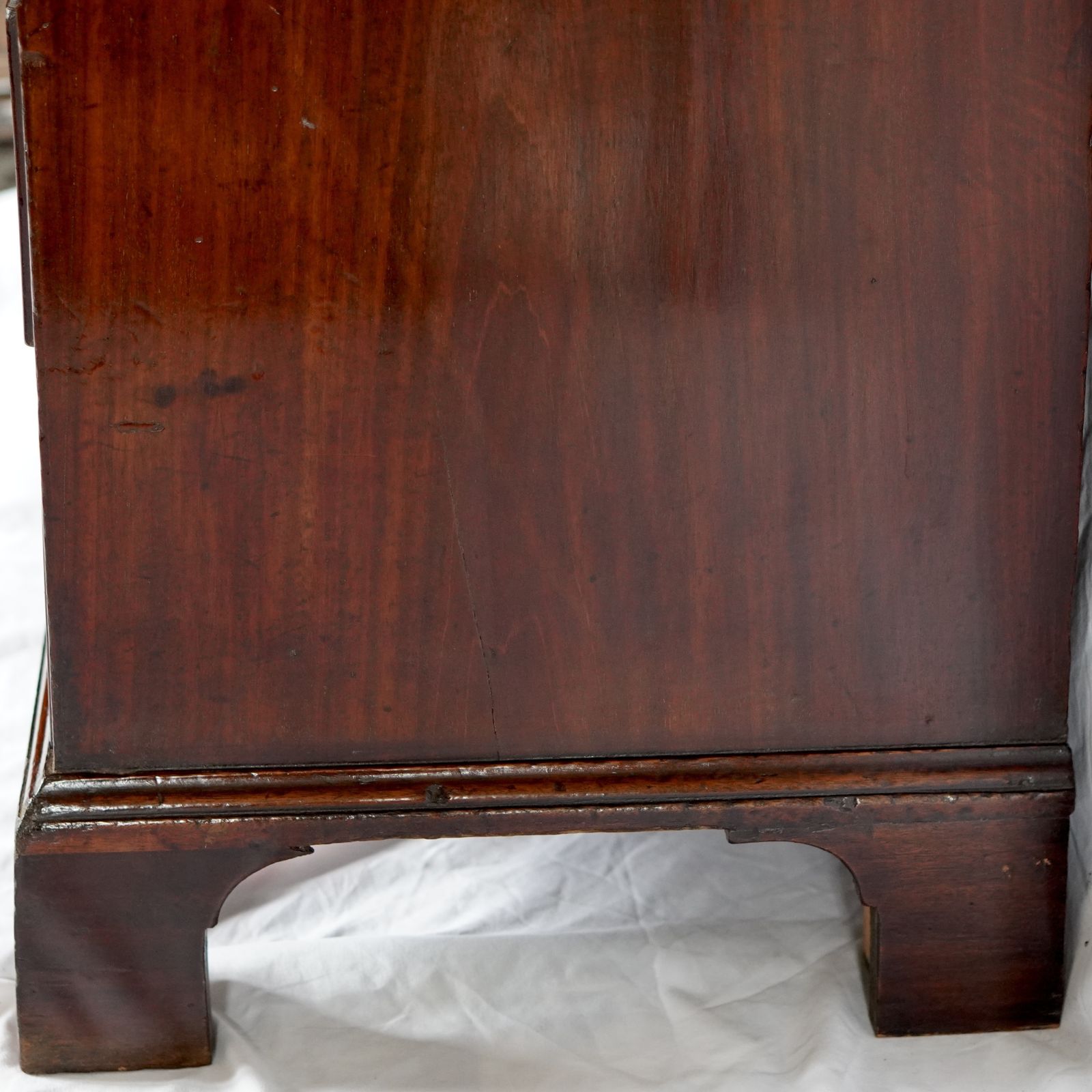 photo vinterior Georgian Mahogany Bachelor's Chest Of Drawers