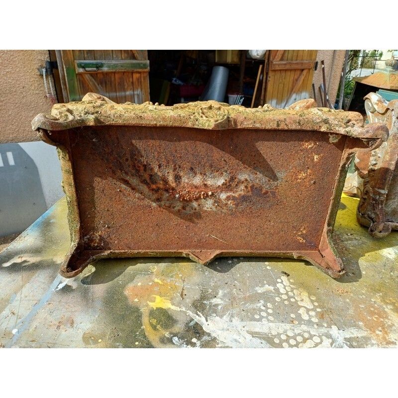 photo buy Pair Of Enamelled Cast Iron Planters From 1900 From Charleville Mézières