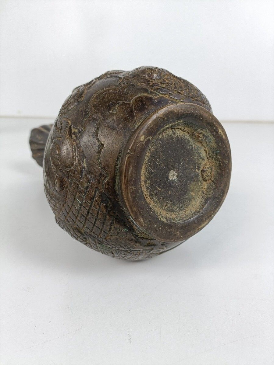 Bronze Dragon Vase Chinese Li Dynasty photo vintage