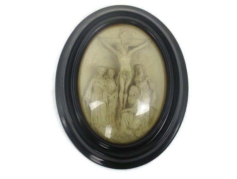 Antique Oval Ornate Wooden Frame  Convex Glass Dome Jesus Christ Golgotha Crucif