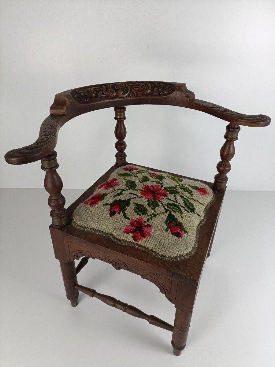 Vintage Hand Carved Wood Wooden Corner Chair Needlepoint Barn Style Farmhouse photo furniture