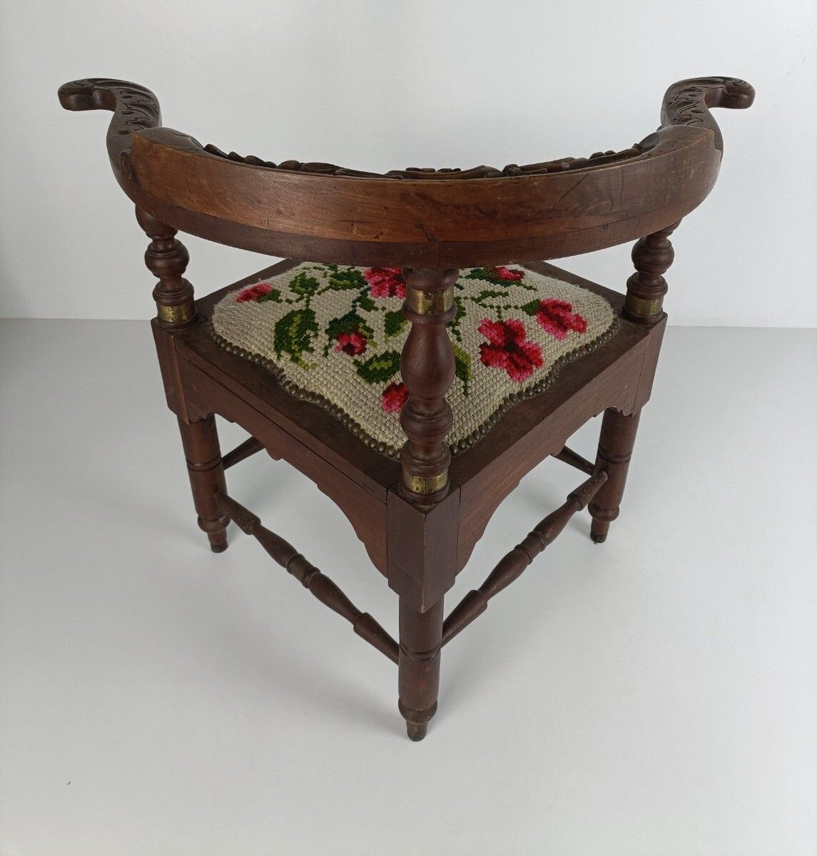 photo furniture Vintage Hand Carved Wood Wooden Corner Chair Needlepoint Barn Style Farmhouse