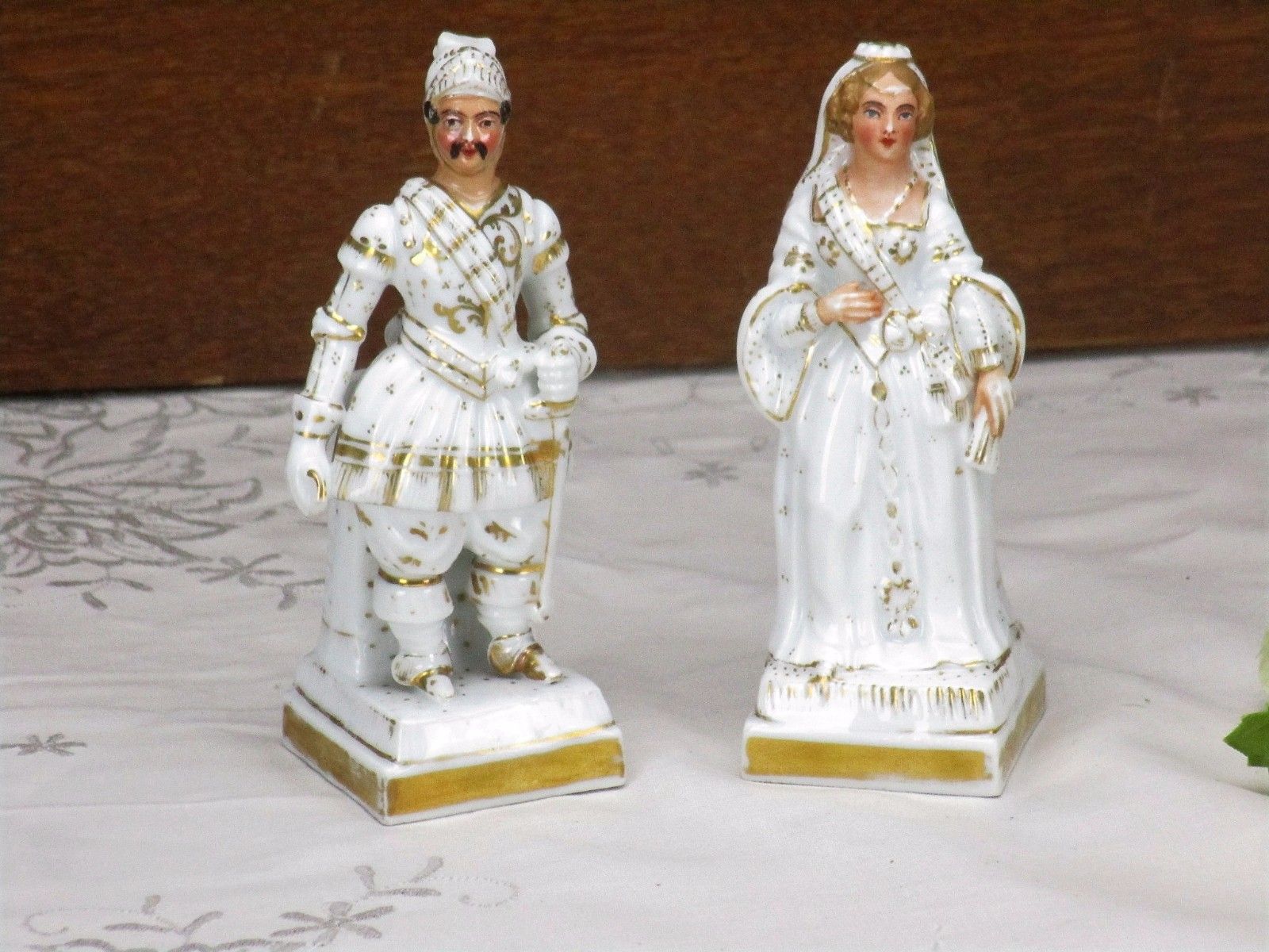 Gorgeous 1900 Vieux Paris / Bruxelles Porcelain Figurines Soldier Lady Marquise photo for sale