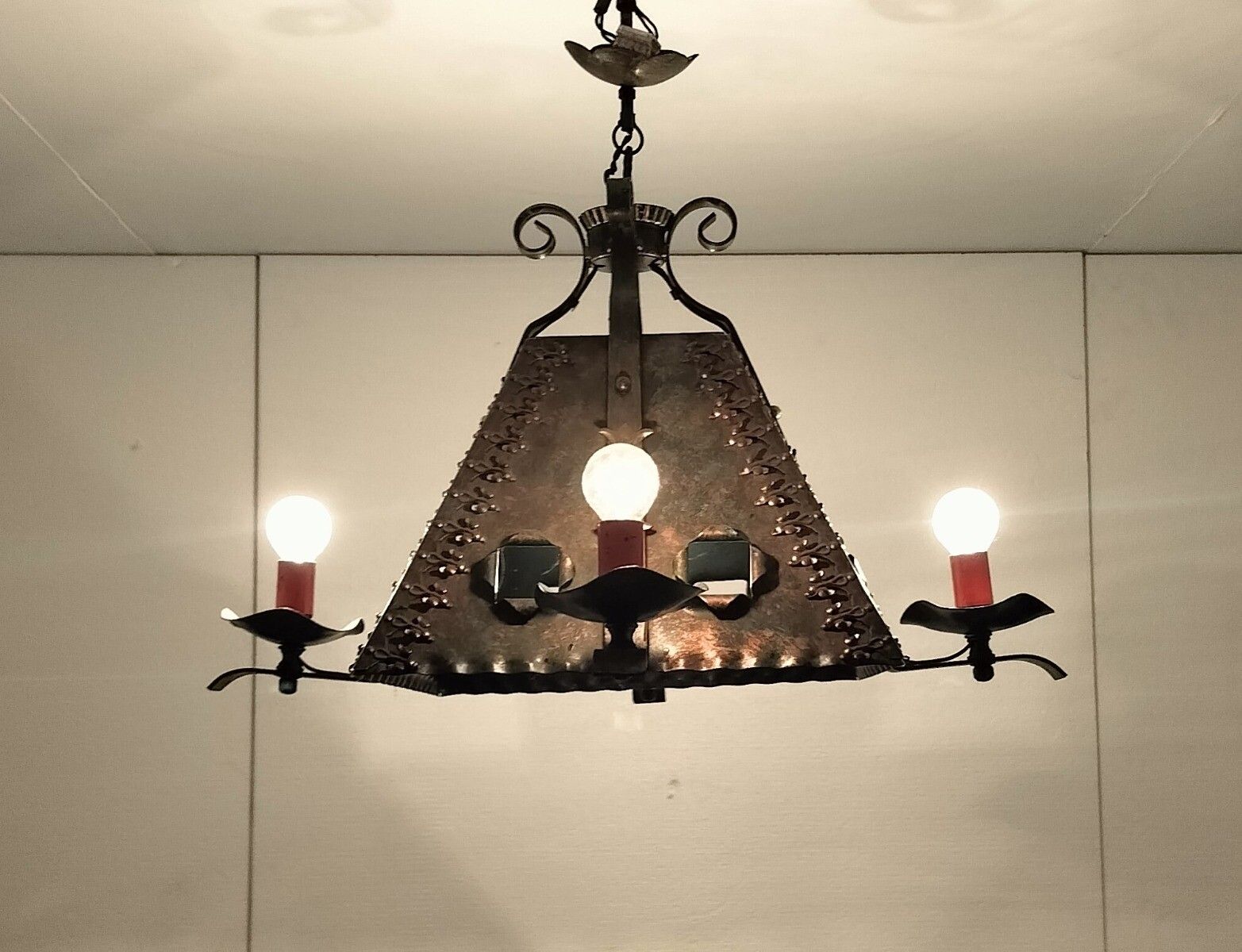 Chandelier Pendant Funky Gothic Style Metal Shade Brass Look 5 Lights photo Lighting
