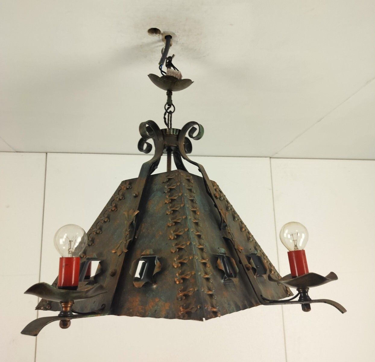 Chandelier Pendant Funky Gothic Style Metal Shade Brass Look 5 Lights photo vintage