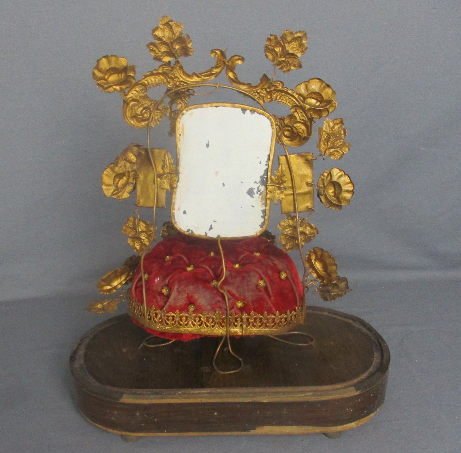 photo furniture Oval Antique 1800 Victorian French Bridal Wedding Dome Gold Gilt Leafs  Ormolu
