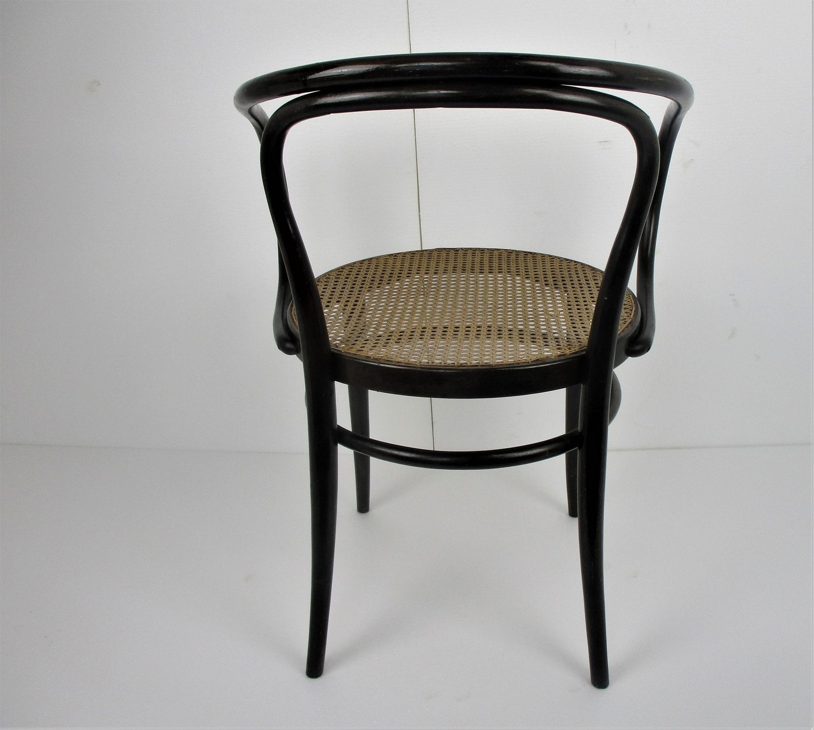Thonet Style Loung Arm Chair Bistro Ice Cream Parlor Cane Rush Seating Plywood W photo vinterior
