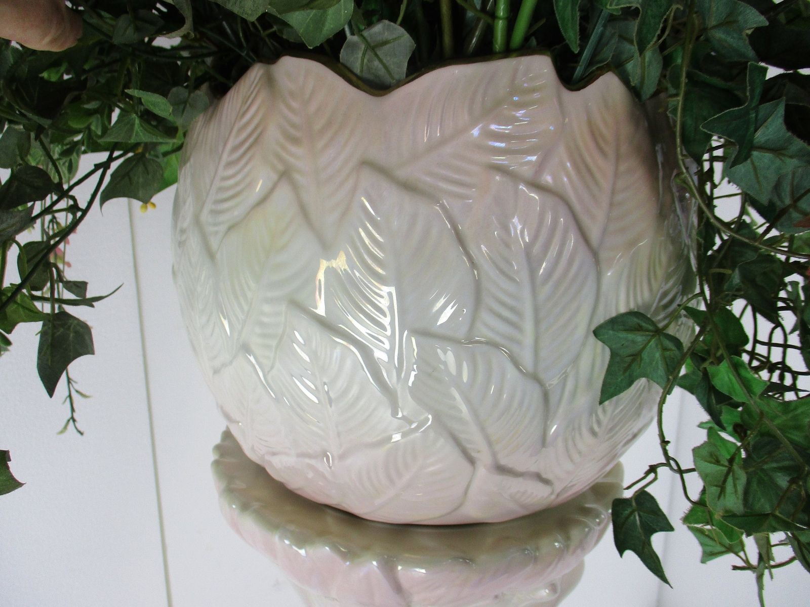 Italian Bassano Pedestal With Planter And  Flowers Italy Marked Lovely Porcelain photo vinterior