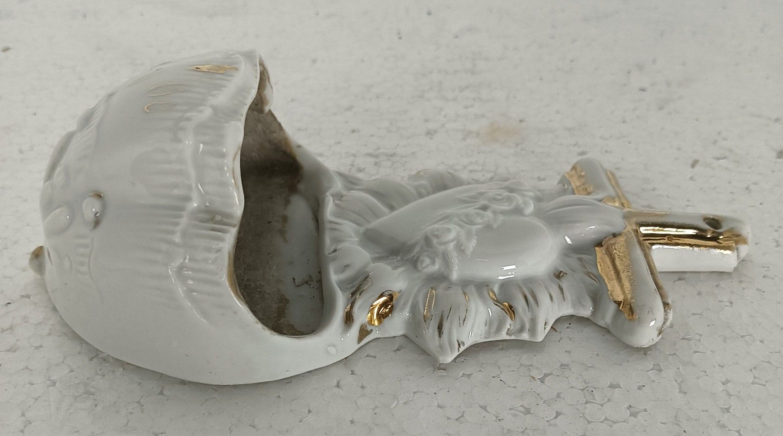 Lovely Small Antique Holy Water Font Vessel Porcelain Bisque Holy Heart Crucifix photo vinterior