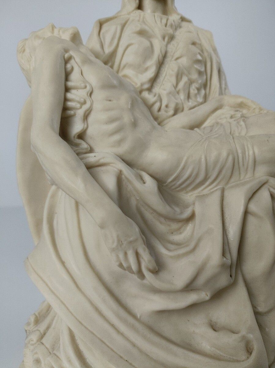 Statue Pieta Resin  Our Lady Of Sorrows Jesus Christ Madonna Collector Sculpture photo vinterior