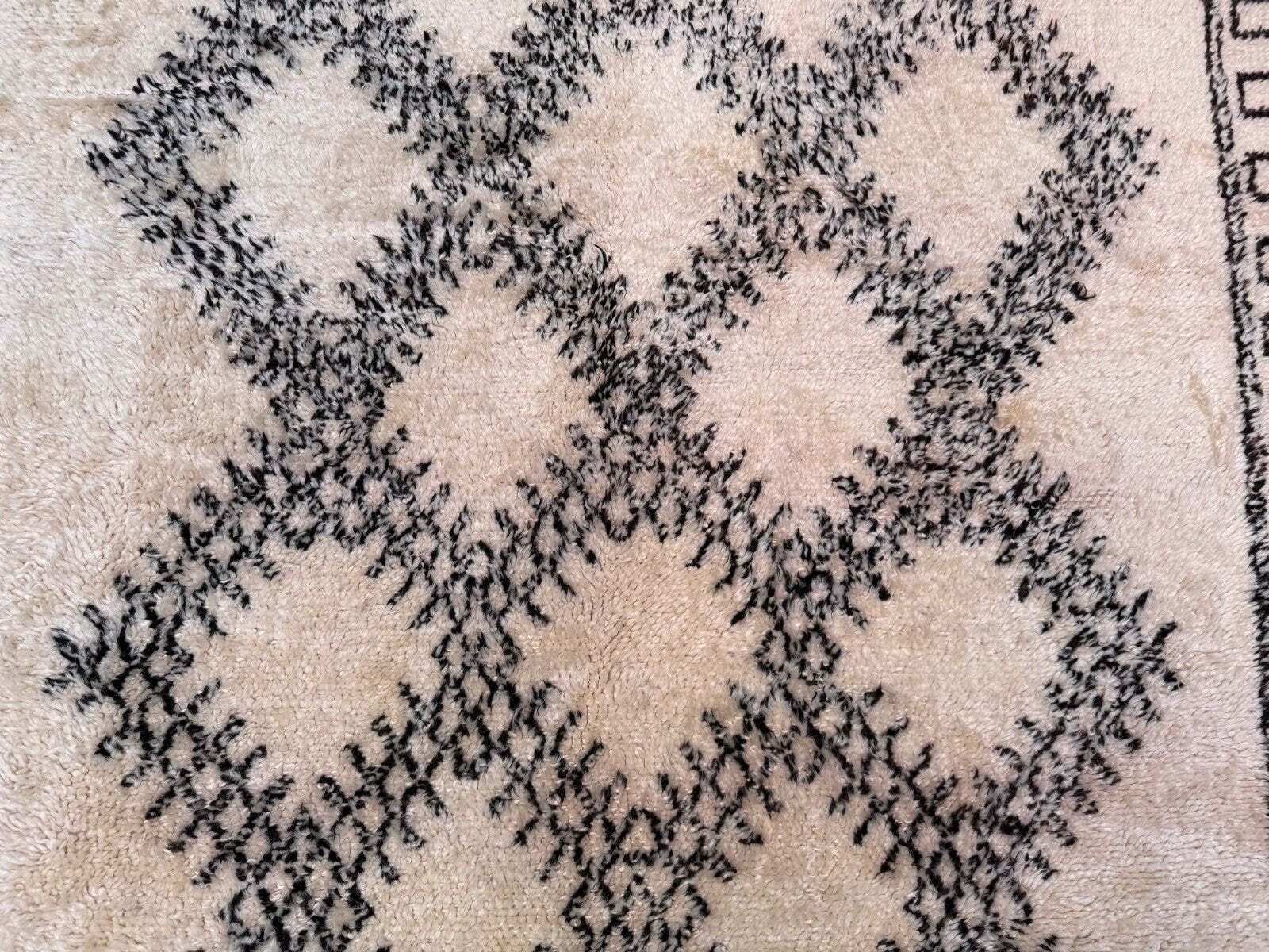 475.0 Moroccan Berber Rug 295x175 Cm Azilal, Atlas, Tribal, Clearance photo